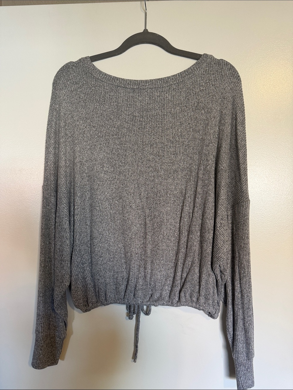 Express Gray Ribbed Drawstring Hem Long-Sleeve Top - Picture 3 of 3